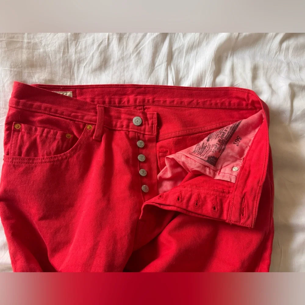 Levi's Red Straight Leg Women's Jeans - Picture 2 of 5